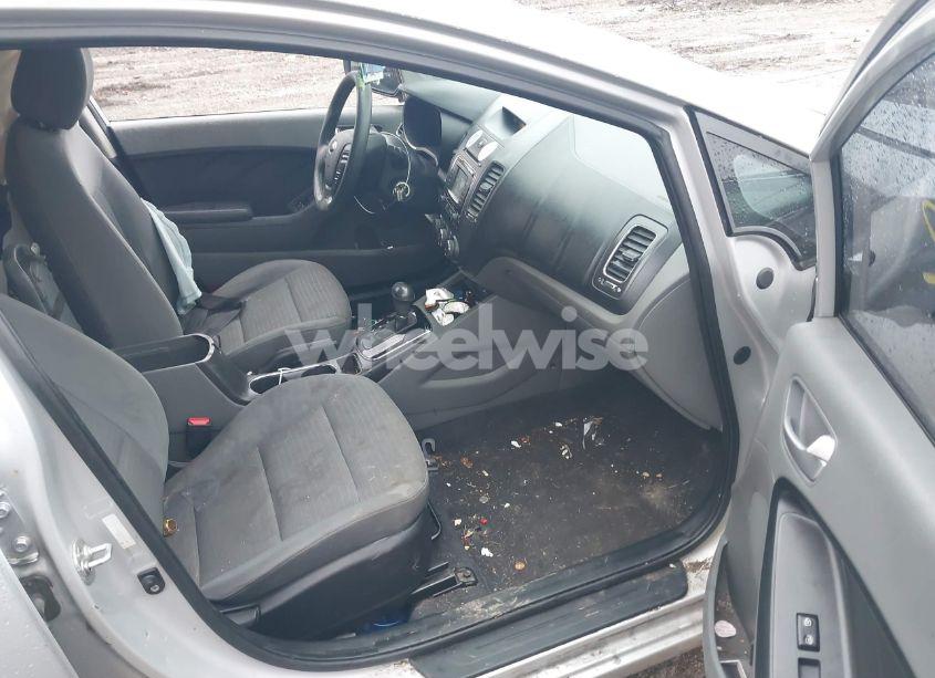 Photo 5 of 2017 Kia Forte LX (VIN 3KPFL4A76HE093193)