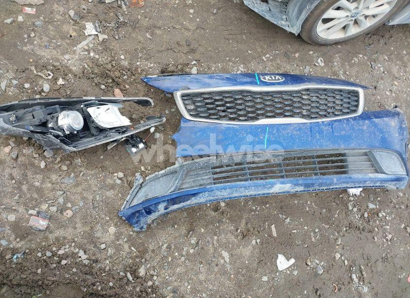 Photo 12 of 2017 Kia Forte S (VIN 3KPFL4A76HE102829)