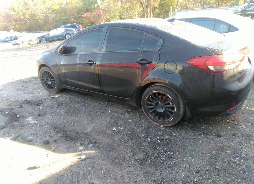 Photo 3 of 2017 Kia Forte LX (VIN 3KPFL4A76HE126757)