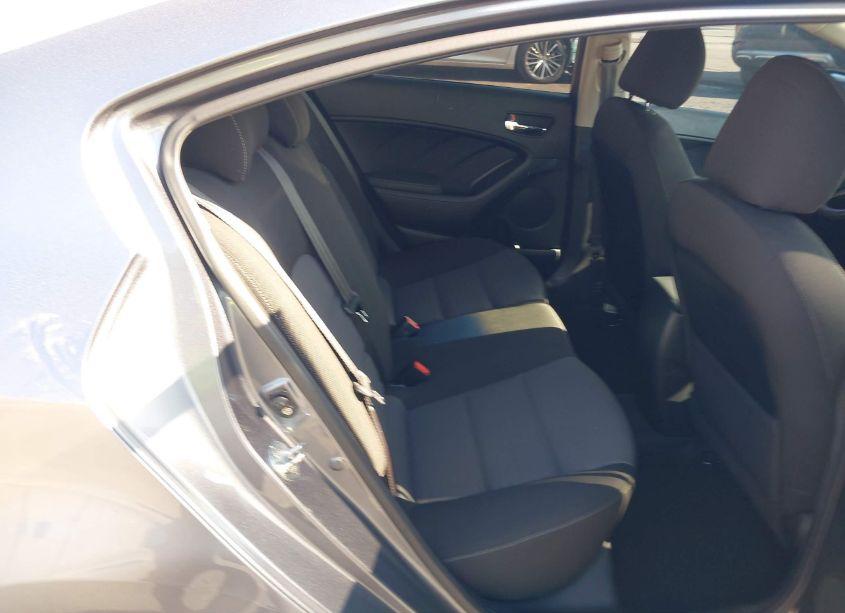 Photo 8 of 2018 Kia Forte S (VIN 3KPFL4A76JE175110)