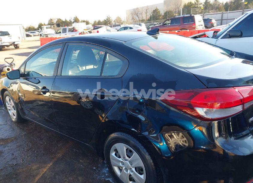 Photo 14 of 2018 Kia Forte LX (VIN 3KPFL4A76JE199732)