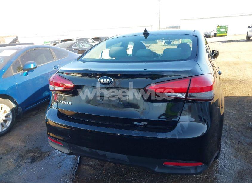 Photo 16 of 2018 Kia Forte LX (VIN 3KPFL4A76JE199732)