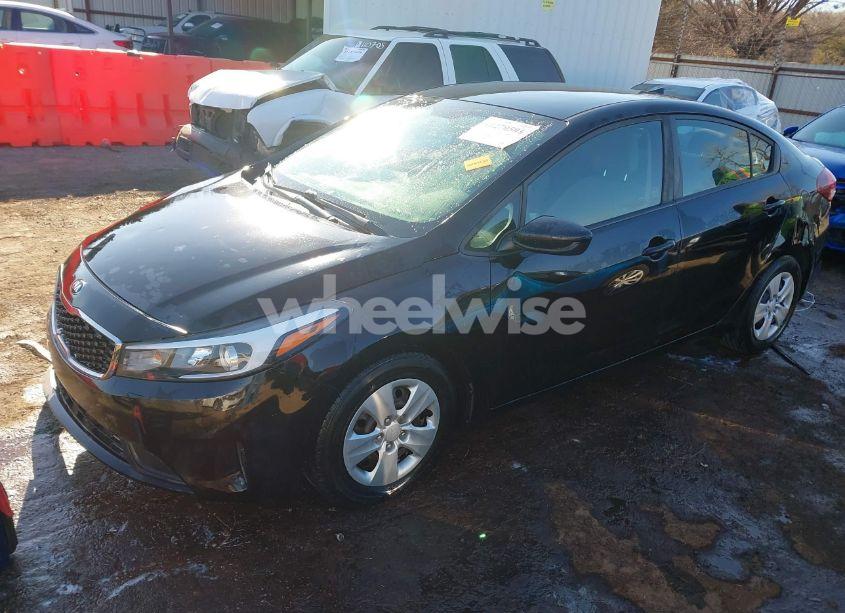 Photo 2 of 2018 Kia Forte LX (VIN 3KPFL4A76JE199732)