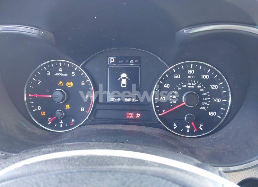 Photo 7 of 2018 Kia Forte LX (VIN 3KPFL4A76JE199732)