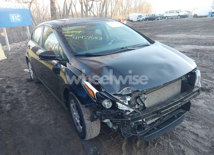 2018 Kia Forte LX (VIN 3KPFL4A76JE218067) main photo