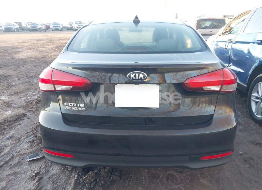 Photo 16 of 2018 Kia Forte LX (VIN 3KPFL4A76JE218067)