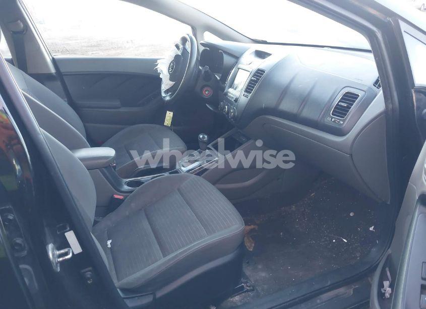 Photo 5 of 2018 Kia Forte LX (VIN 3KPFL4A76JE218067)