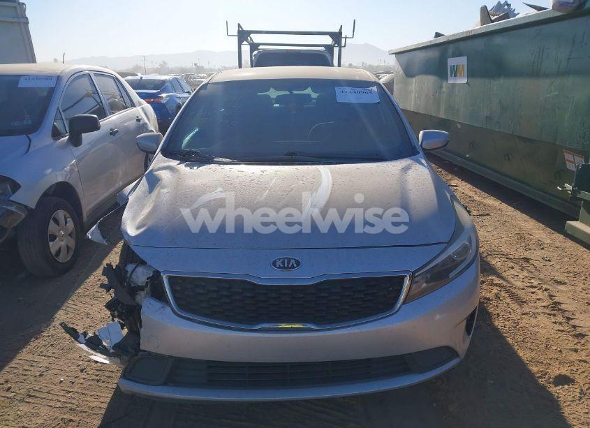 Photo 12 of 2018 Kia Forte LX (VIN 3KPFL4A76JE218490)
