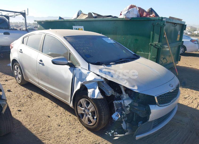 Photo 13 of 2018 Kia Forte LX (VIN 3KPFL4A76JE218490)