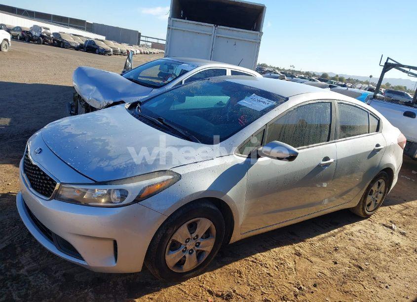 Photo 14 of 2018 Kia Forte LX (VIN 3KPFL4A76JE218490)