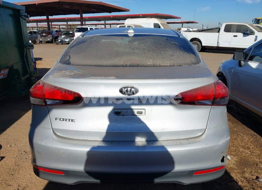 Photo 16 of 2018 Kia Forte LX (VIN 3KPFL4A76JE218490)