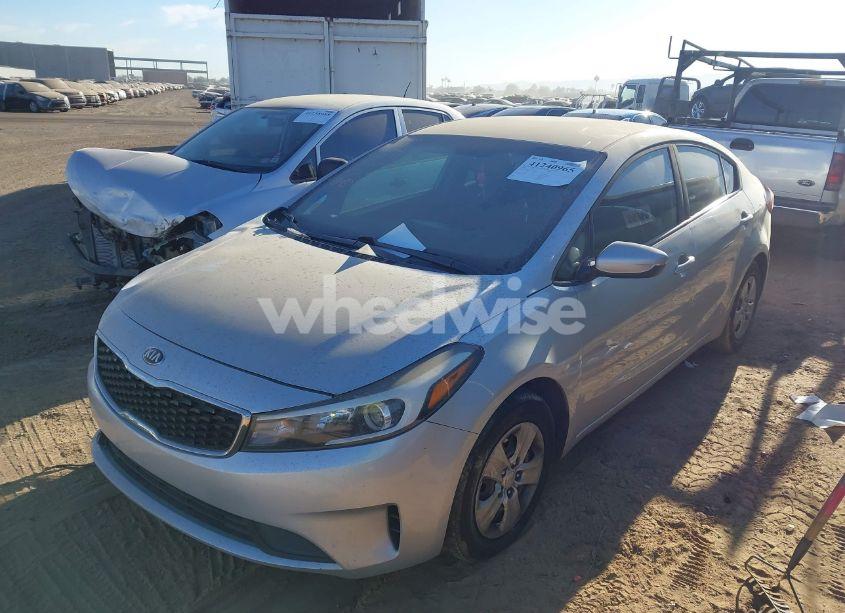 Photo 2 of 2018 Kia Forte LX (VIN 3KPFL4A76JE218490)