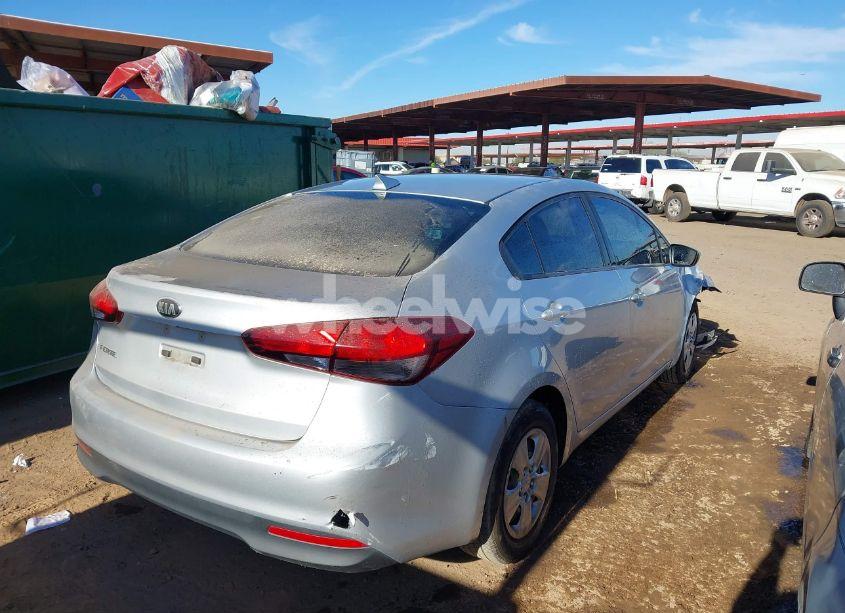 Photo 4 of 2018 Kia Forte LX (VIN 3KPFL4A76JE218490)