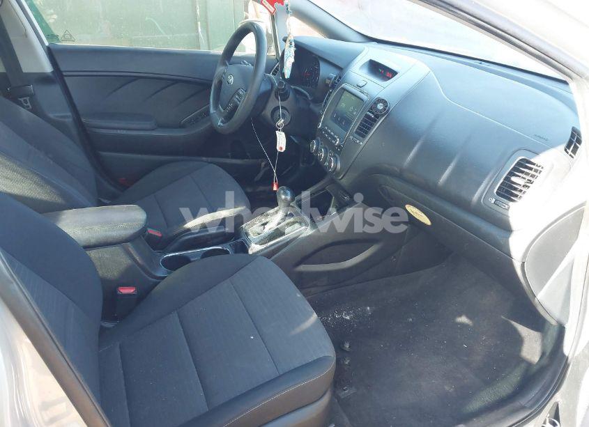 Photo 5 of 2018 Kia Forte LX (VIN 3KPFL4A76JE218490)