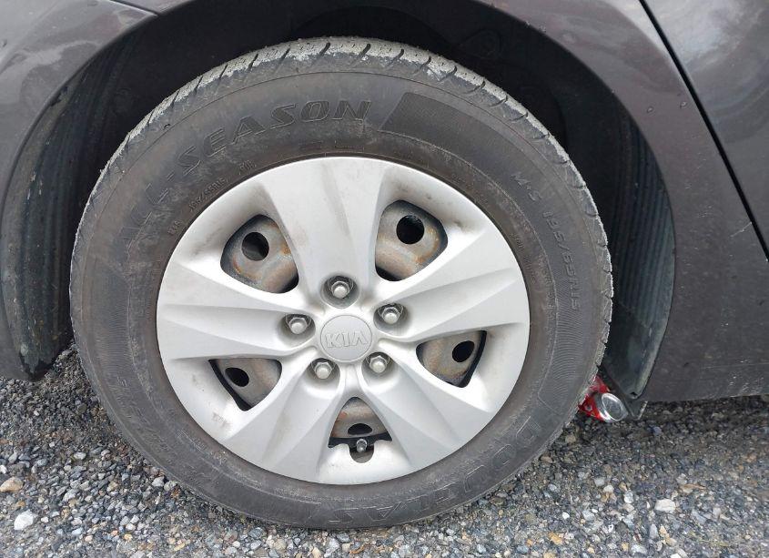 Photo 12 of 2018 Kia Forte LX (VIN 3KPFL4A76JE219204)