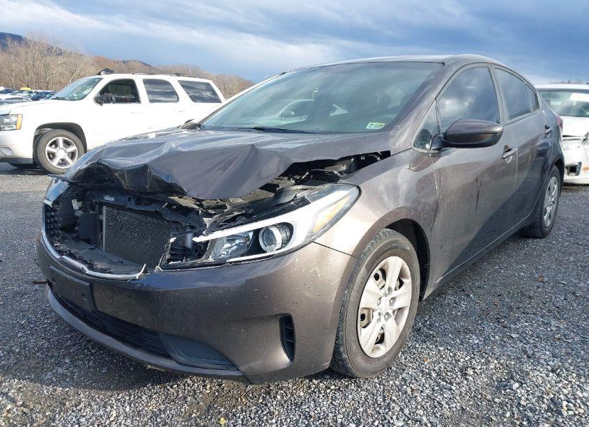 Photo 6 of 2018 Kia Forte LX (VIN 3KPFL4A76JE219204)