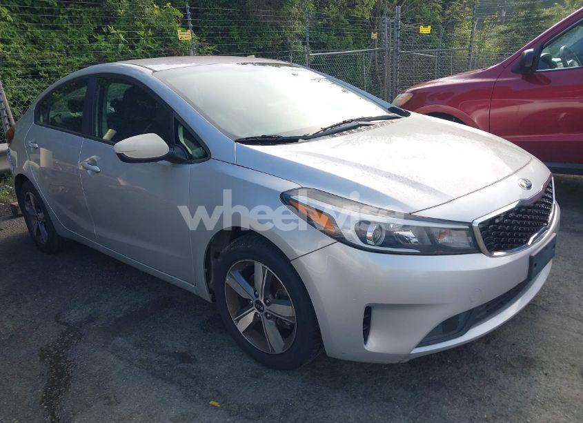2018 Kia Forte LX (VIN 3KPFL4A76JE274705) main photo