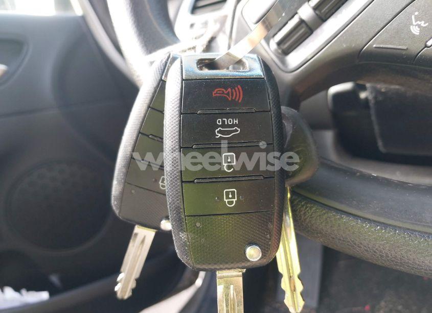 Photo 11 of 2018 Kia Forte LX (VIN 3KPFL4A76JE274705)