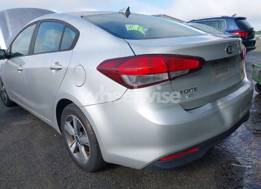 Photo 6 of 2018 Kia Forte LX (VIN 3KPFL4A76JE274705)