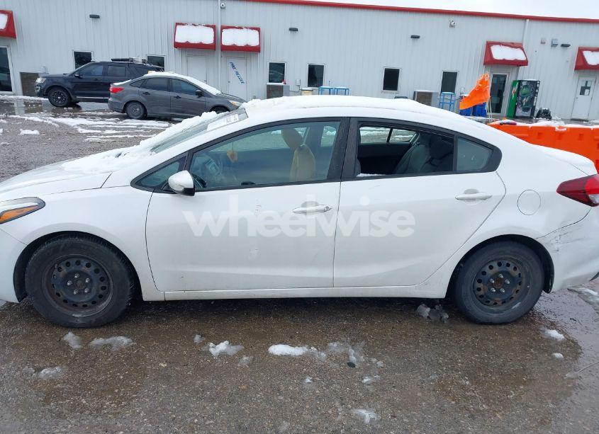 Photo 14 of 2017 Kia Forte LX (VIN 3KPFL4A77HE013450)
