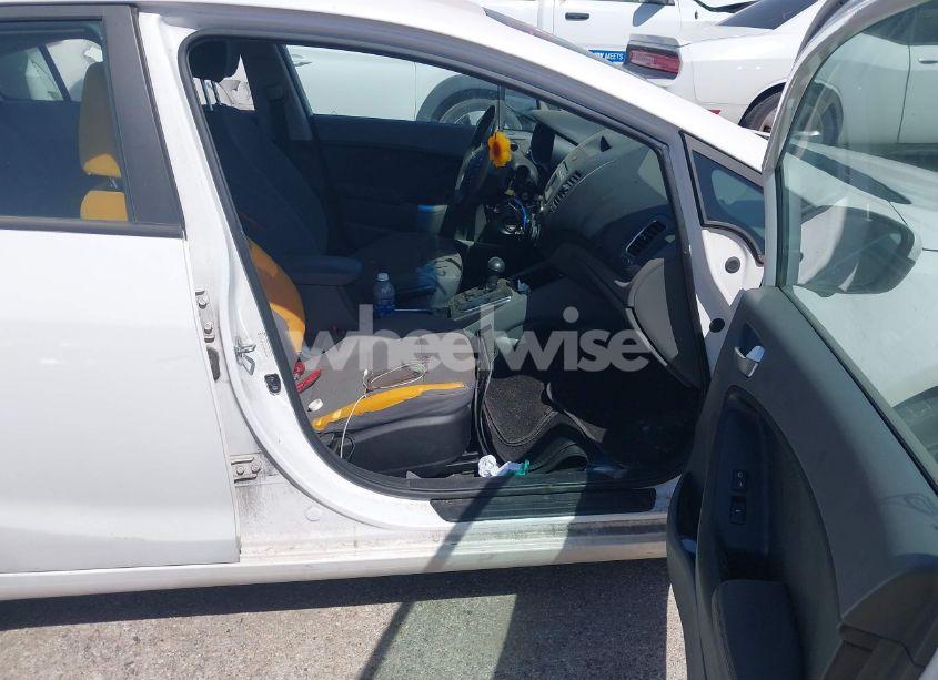 Photo 5 of 2017 Kia Forte LX (VIN 3KPFL4A77HE013450)