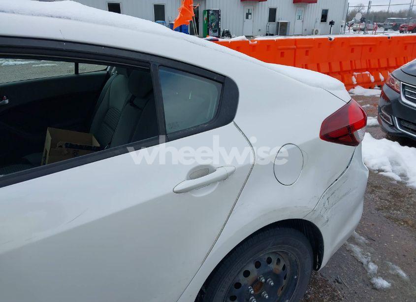 Photo 6 of 2017 Kia Forte LX (VIN 3KPFL4A77HE013450)