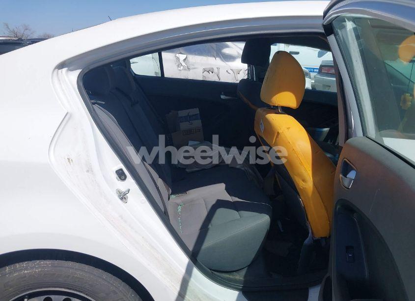 Photo 8 of 2017 Kia Forte LX (VIN 3KPFL4A77HE013450)