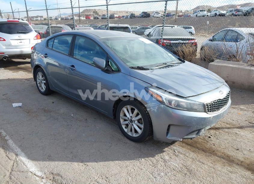 2017 Kia Forte S (VIN 3KPFL4A77HE031365) main photo