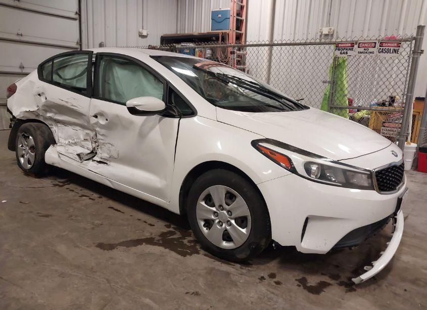 2017 Kia Forte LX (VIN 3KPFL4A77HE075706) main photo