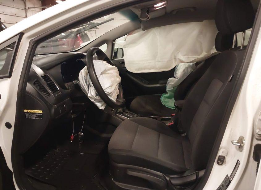 Photo 5 of 2017 Kia Forte LX (VIN 3KPFL4A77HE075706)