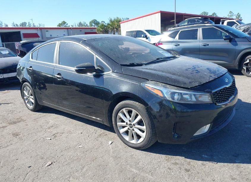 2017 Kia Forte S (VIN 3KPFL4A77HE084244) main photo