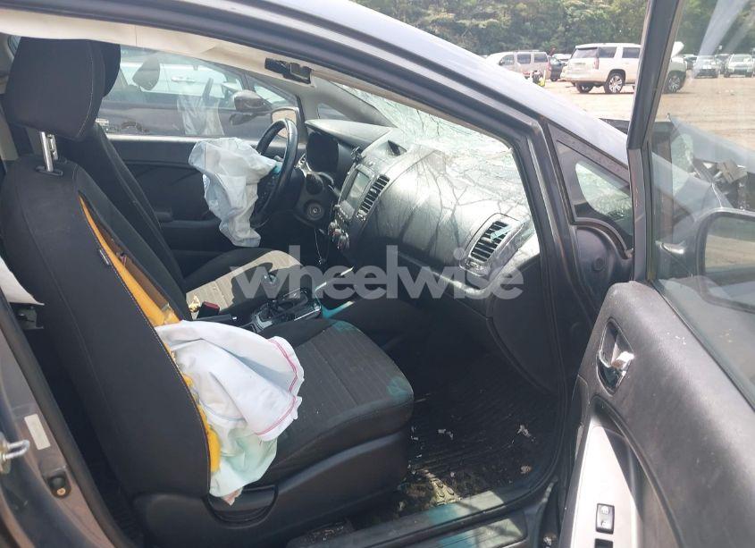 Photo 5 of 2017 Kia Forte S (VIN 3KPFL4A77HE107926)