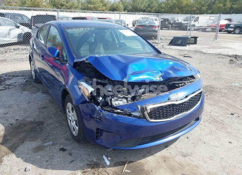 2017 Kia Forte LX (VIN 3KPFL4A77HE108669) main photo