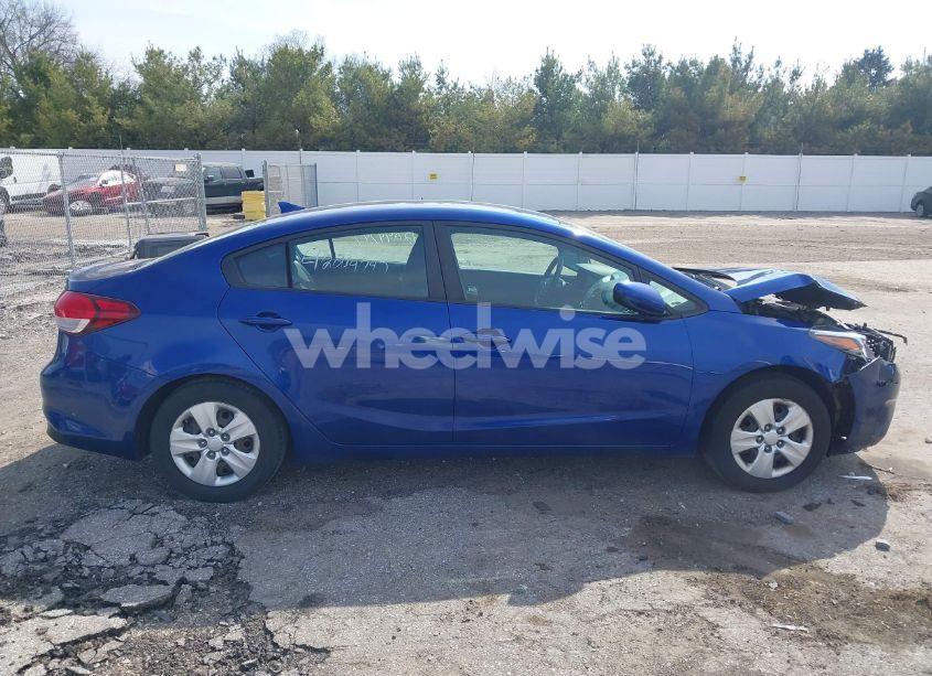 Photo 13 of 2017 Kia Forte LX (VIN 3KPFL4A77HE108669)