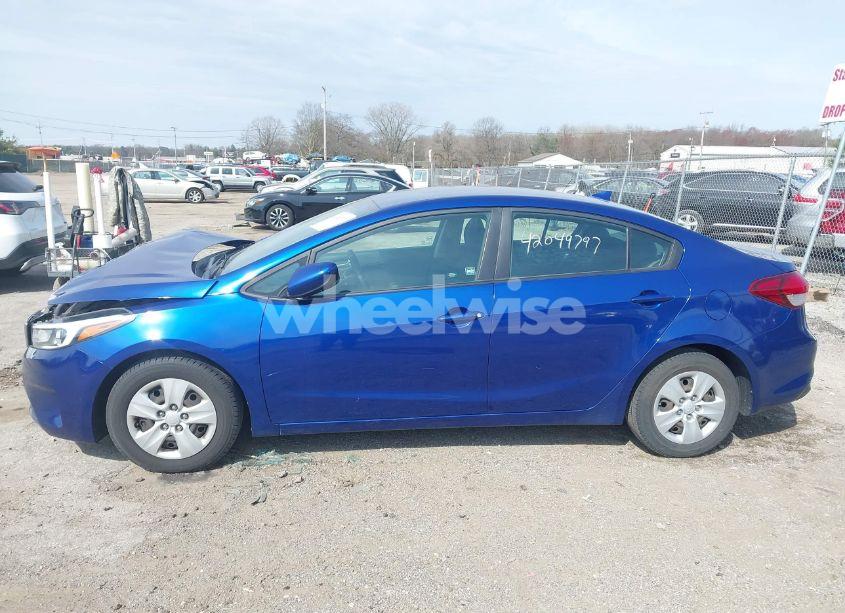 Photo 14 of 2017 Kia Forte LX (VIN 3KPFL4A77HE108669)