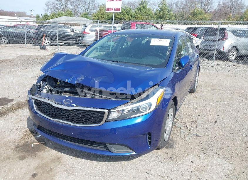 Photo 2 of 2017 Kia Forte LX (VIN 3KPFL4A77HE108669)