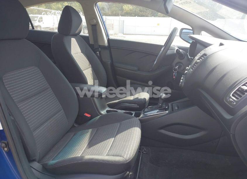 Photo 5 of 2017 Kia Forte LX (VIN 3KPFL4A77HE108669)