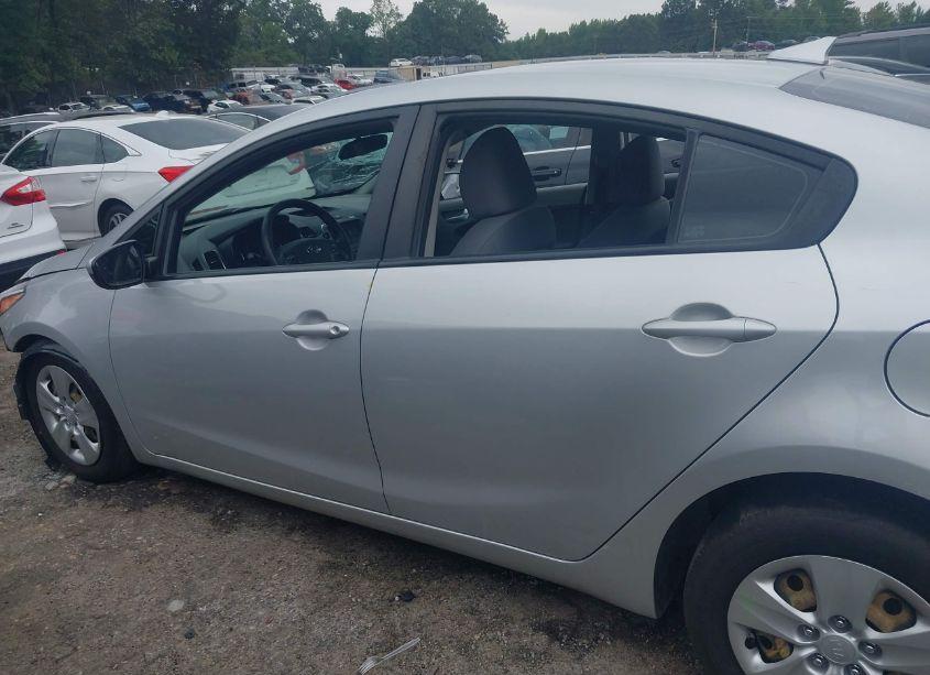 Photo 14 of 2018 Kia Forte LX (VIN 3KPFL4A77JE165038)