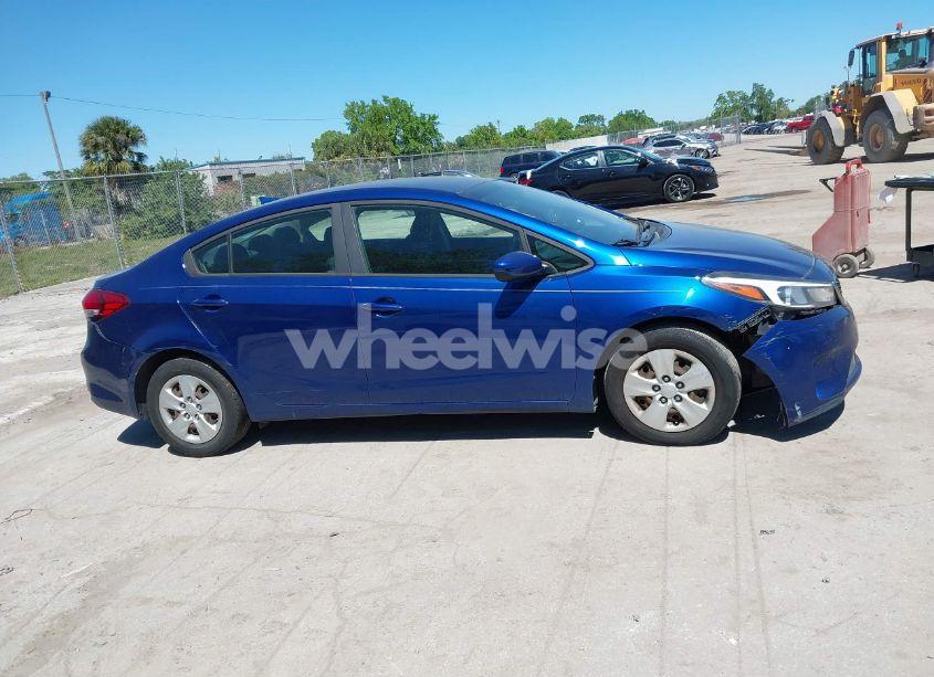 Photo 13 of 2018 Kia Forte LX (VIN 3KPFL4A77JE196449)