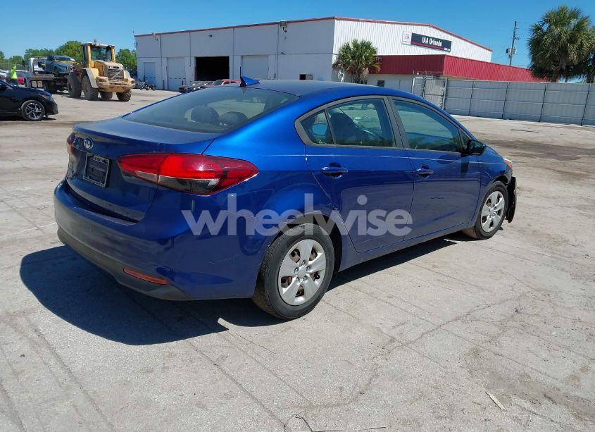 Photo 4 of 2018 Kia Forte LX (VIN 3KPFL4A77JE196449)