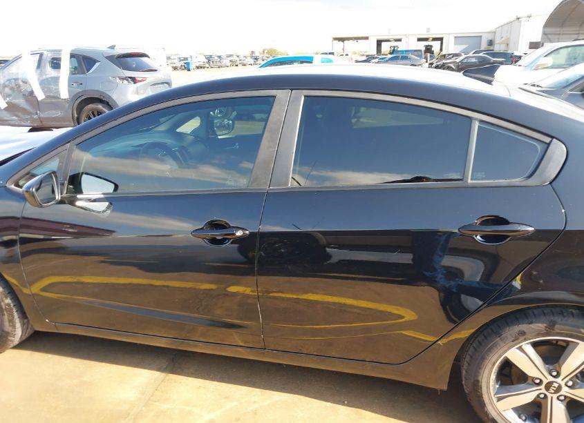 Photo 15 of 2018 Kia Forte LX (VIN 3KPFL4A77JE235007)