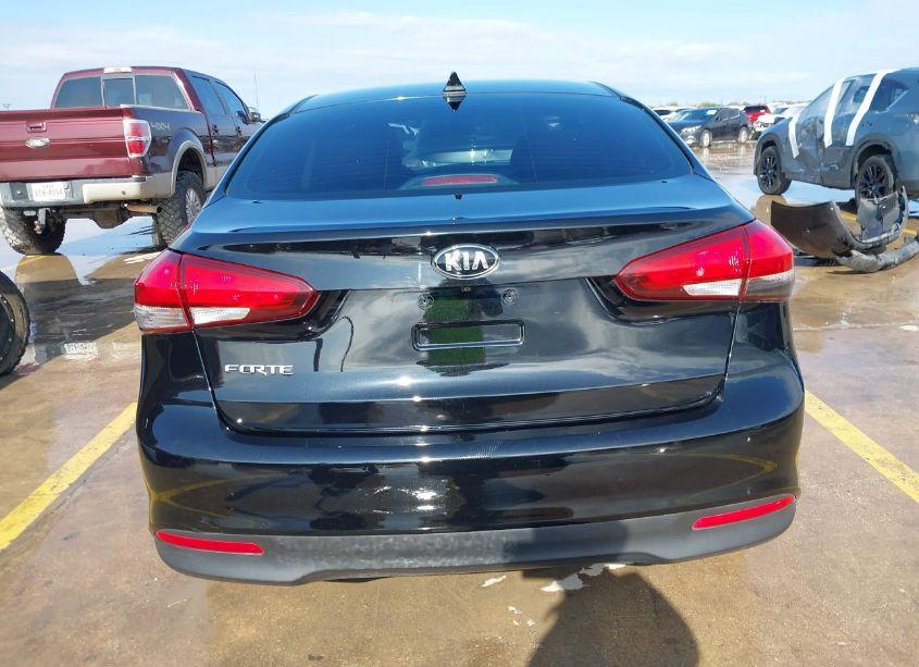 Photo 17 of 2018 Kia Forte LX (VIN 3KPFL4A77JE235007)