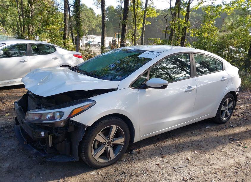 Photo 2 of 2018 Kia Forte LX (VIN 3KPFL4A77JE239462)