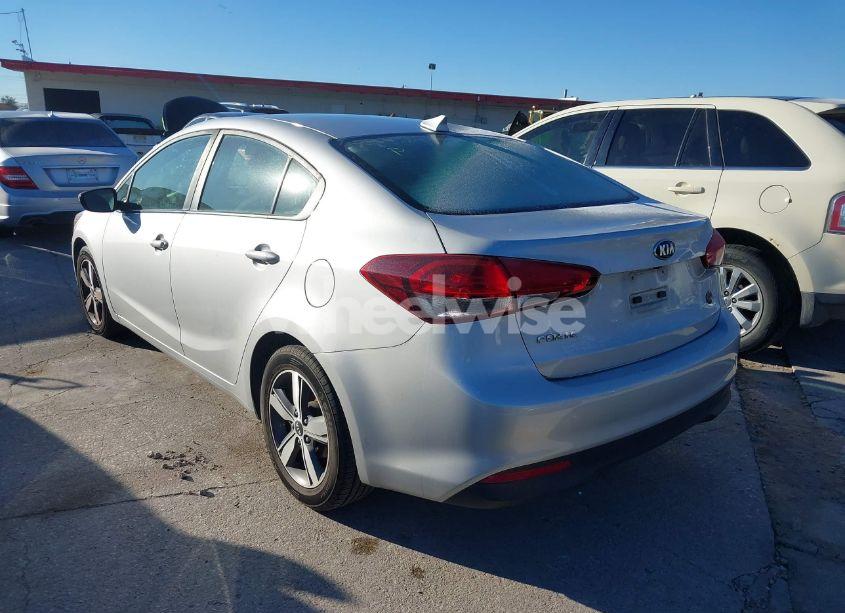 Photo 3 of 2018 Kia Forte LX (VIN 3KPFL4A77JE268427)