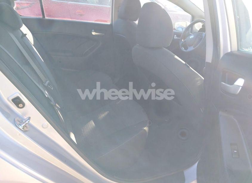 Photo 8 of 2018 Kia Forte LX (VIN 3KPFL4A77JE268427)