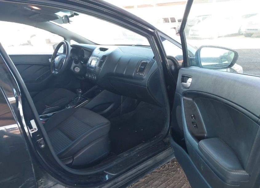 Photo 5 of 2017 Kia Forte LX (VIN 3KPFL4A78HE016017)