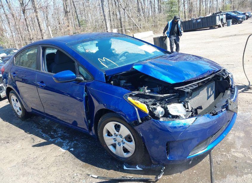 2018 Kia Forte LX (VIN 3KPFL4A78JE196511) main photo