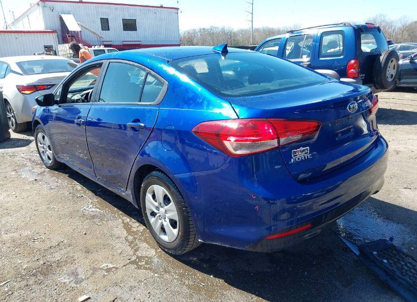 Photo 3 of 2018 Kia Forte LX (VIN 3KPFL4A78JE196511)