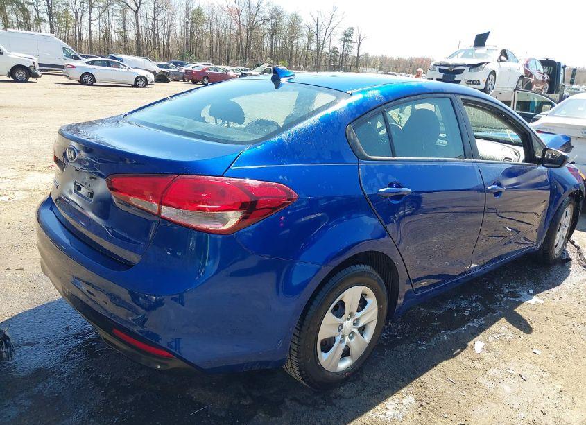 Photo 4 of 2018 Kia Forte LX (VIN 3KPFL4A78JE196511)
