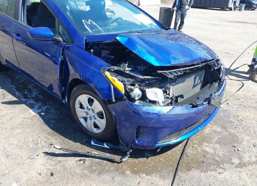 Photo 6 of 2018 Kia Forte LX (VIN 3KPFL4A78JE196511)